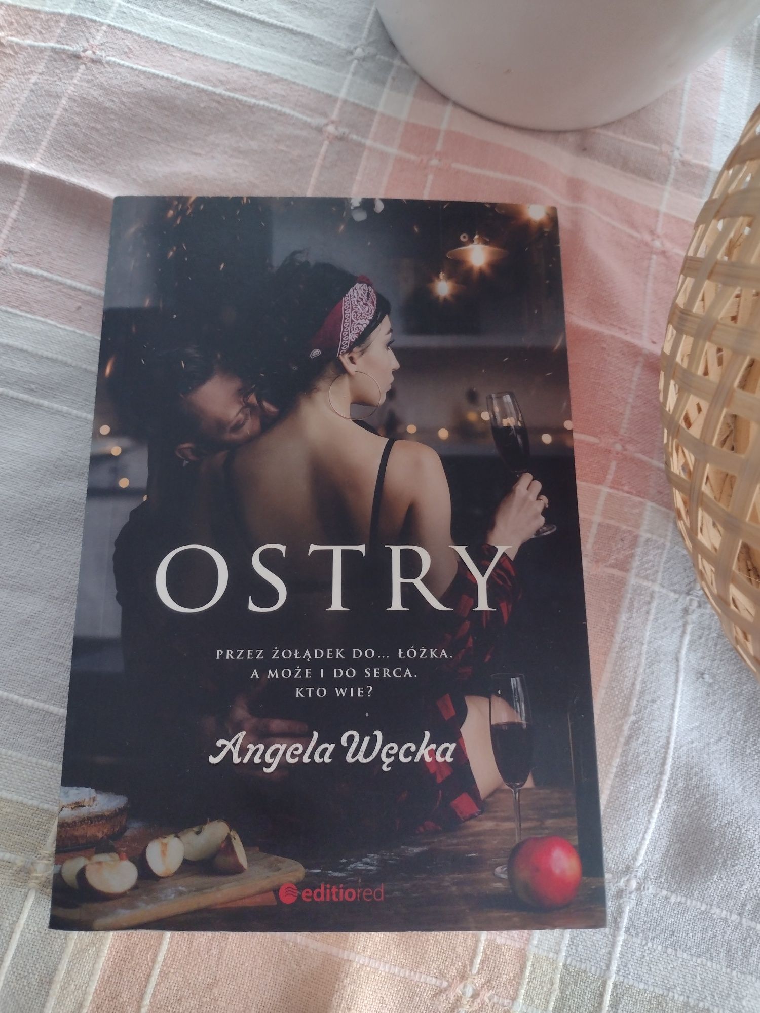 Książka Ostry Angela Węcka