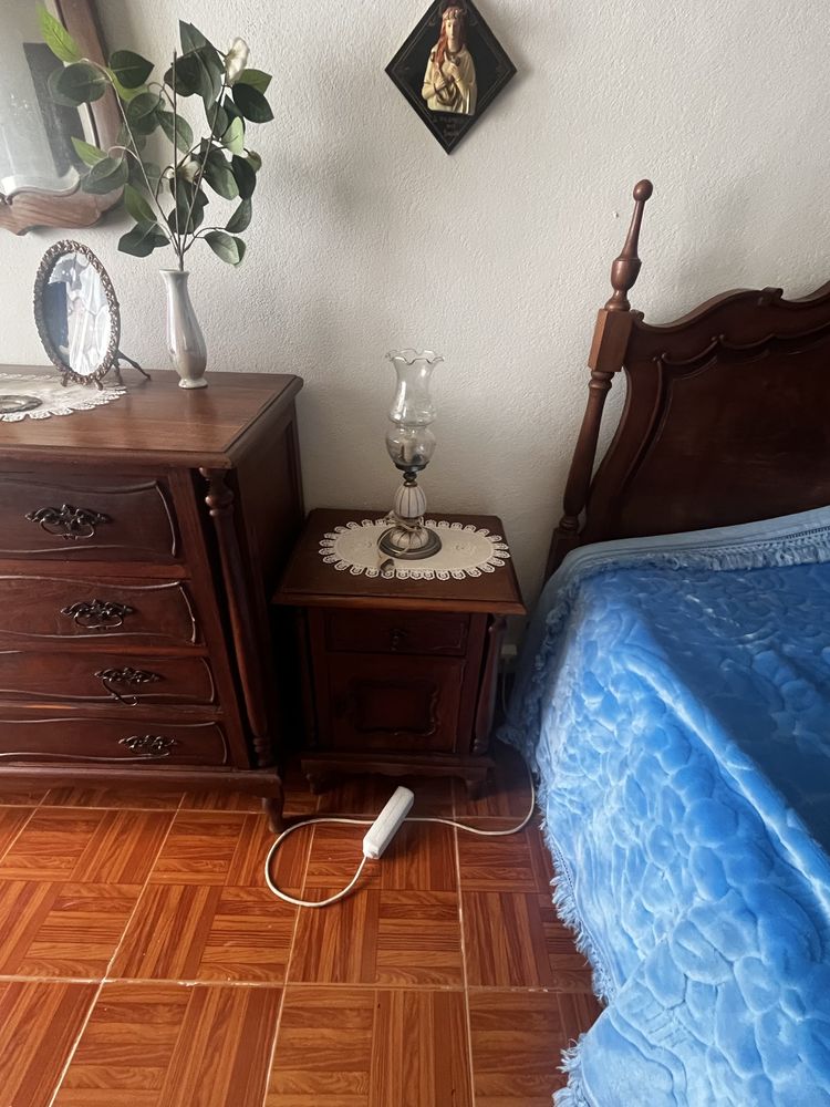 Mobilia de quarto antiga
