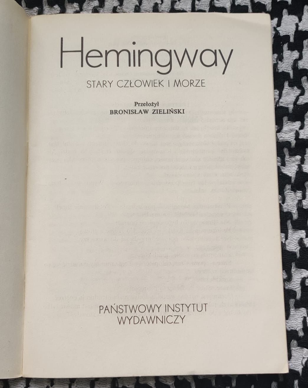 Ernest Hemingway - Stary człowiek i morze.