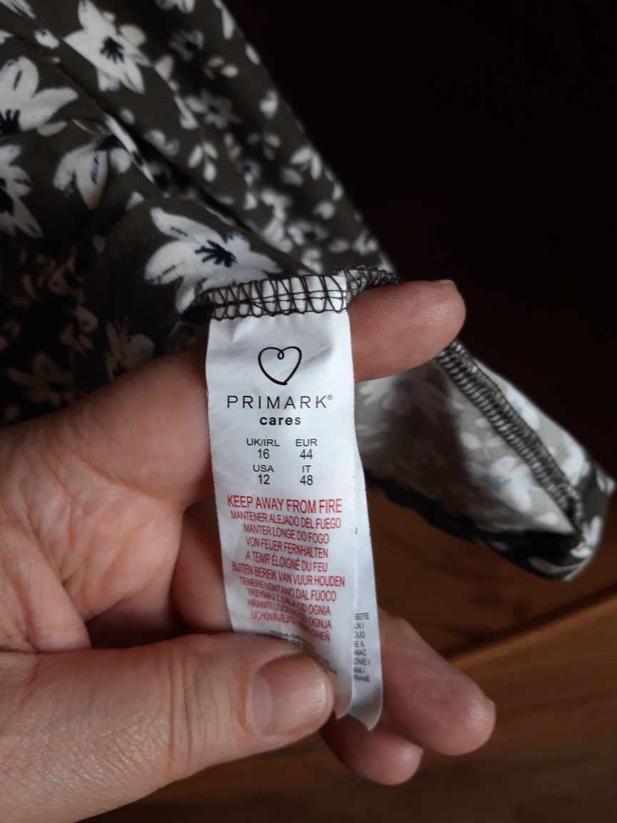 Śliczna długa sukienka z falbana  rozmiar 44/46/48  3 XL  Primark