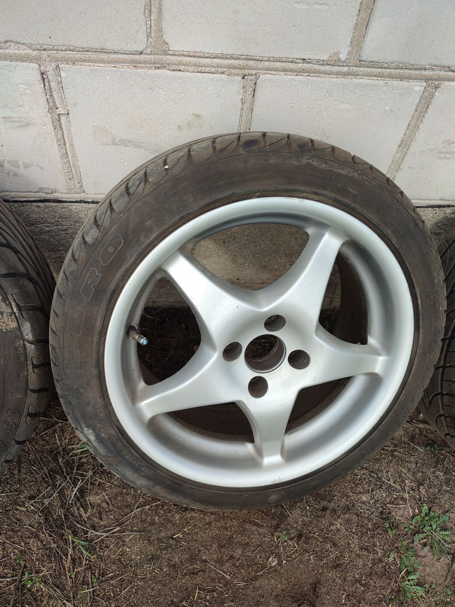 Felgi koła Shaper 4x100 R16 BMW e30, VW Golf Jetta opel