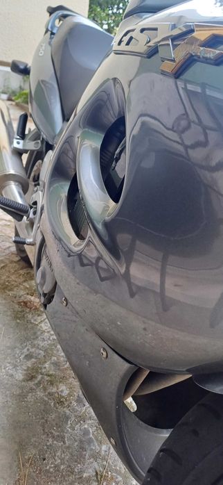 Suzuki gsx 750f 2004 de garagem