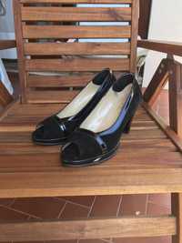 Sapatos pretos cerimonia 39