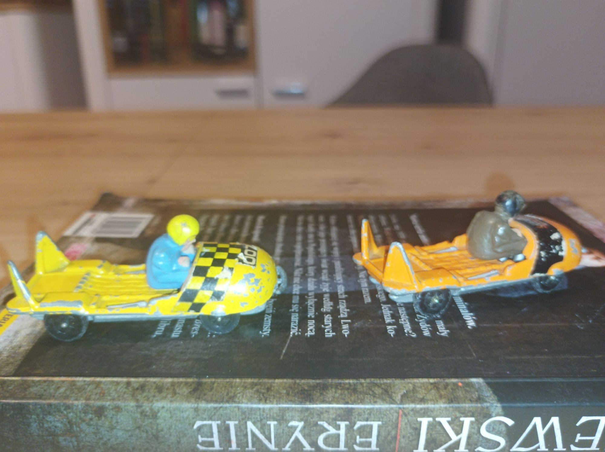 Dwa modele Jems Bond 007 Bobsleje
