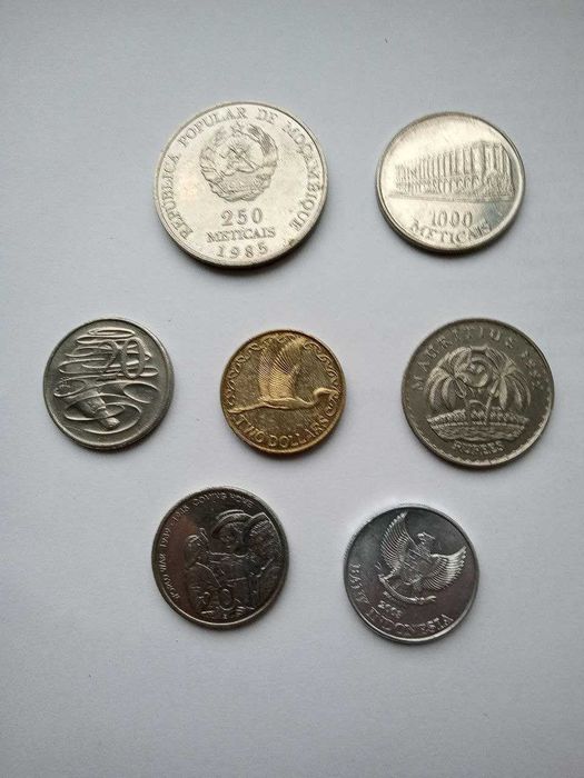 Монеты разных стран мира и номинала , три лота по 7 штук