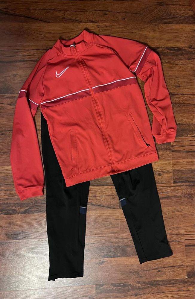 Dres nike 147-158