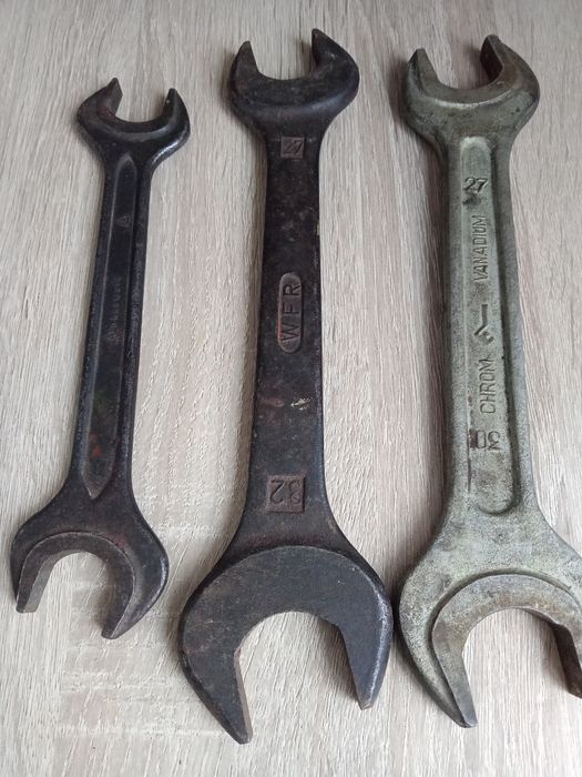 Инструмент - Сверла; Напильники; Ключи; Плоскогубцы; Стамески