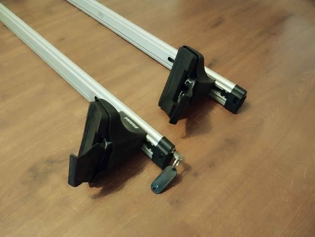 Belki dachowe Thule 515 + stopy Thule 750