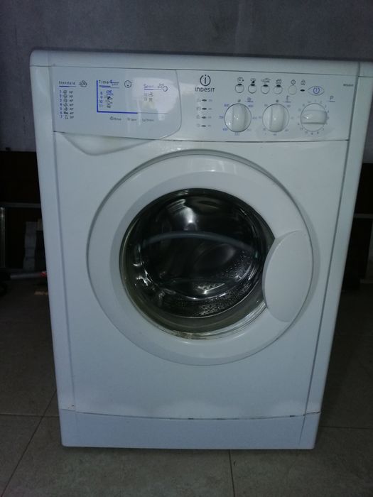 Пральна машинка indesit