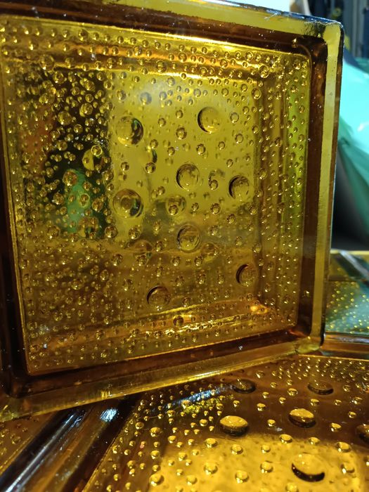 Luksfery z rozbiórki, Ząbkowice, Asteroid