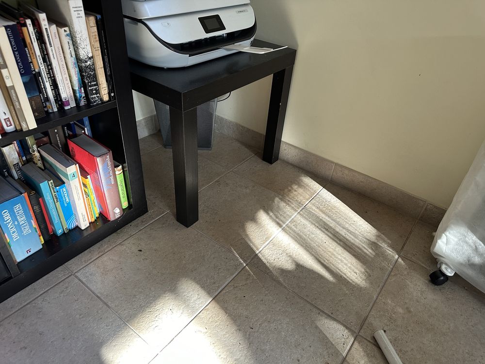Mobiliário Ikea biblioteca