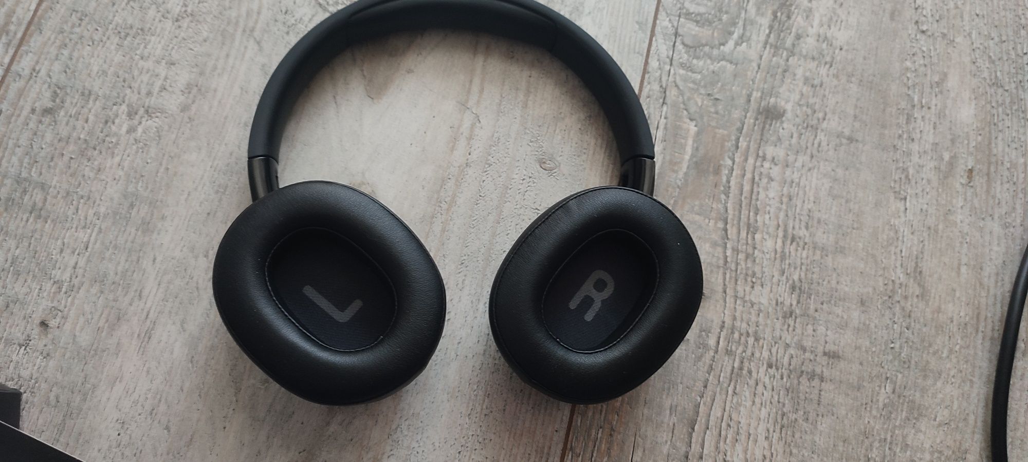 Słuchawki JBL 700bt. Jak nowe !