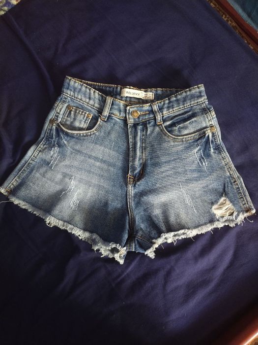 Шорти джинсові,в гарному стані.