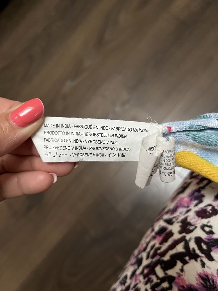 Cienka letnia sukienka Desigual M