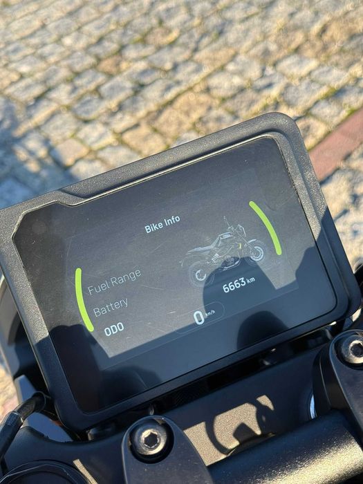 Husqvarna Svartpilen 401