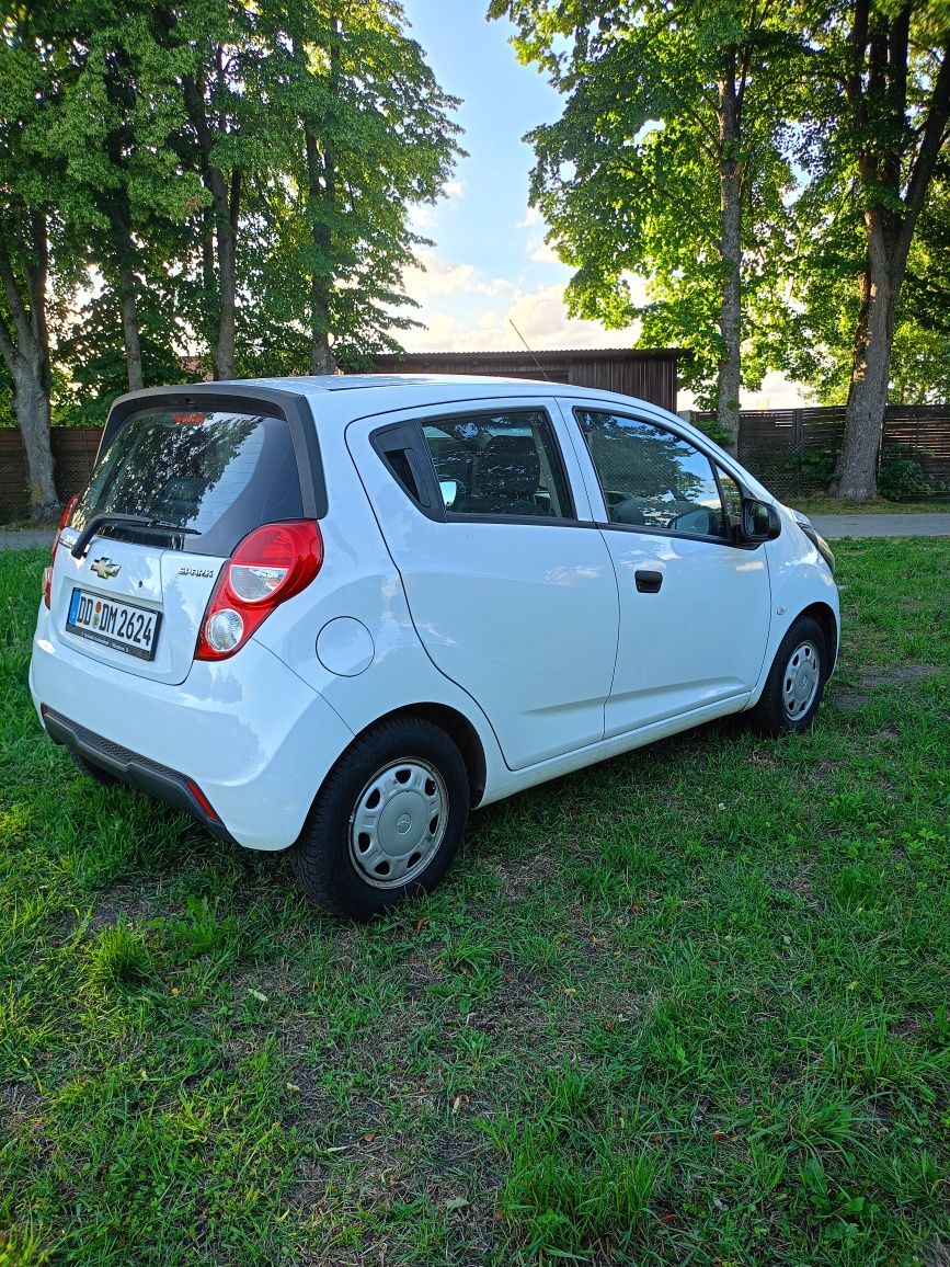 Chevrolet spark samochód osobowy