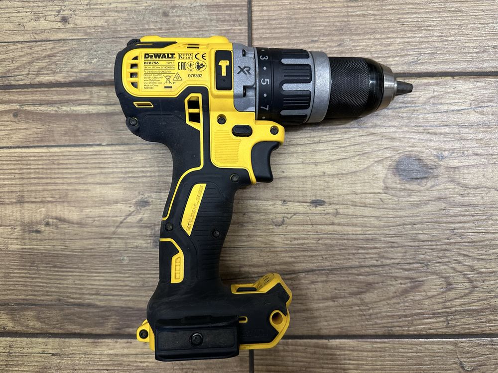 Wiertarko-wkrętarka udarowa Dewalt DCD796