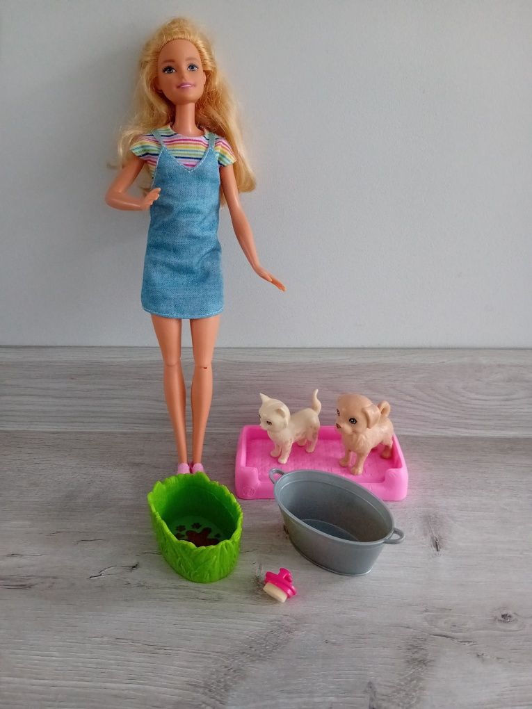 Barbie opiekunka zwierząt- 2 różne zestawy