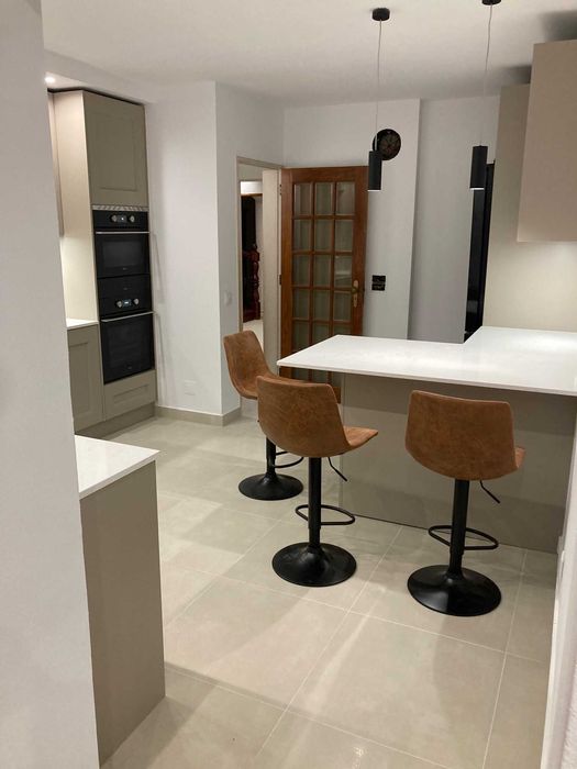 Quarto p/ arrendamento - Faro