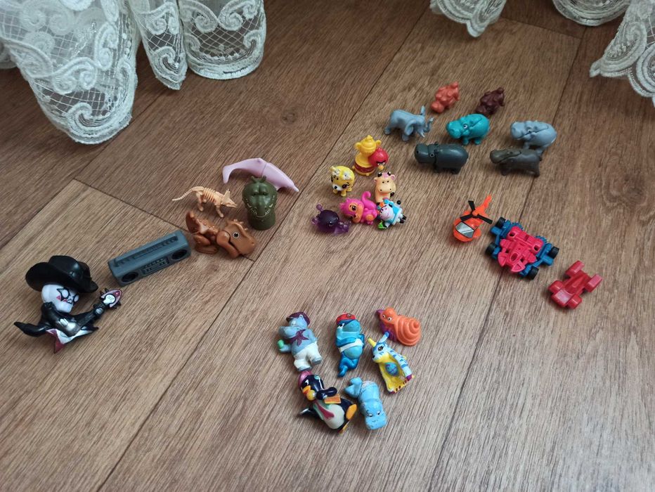 Цікаві КІНДЕРИ іграшки