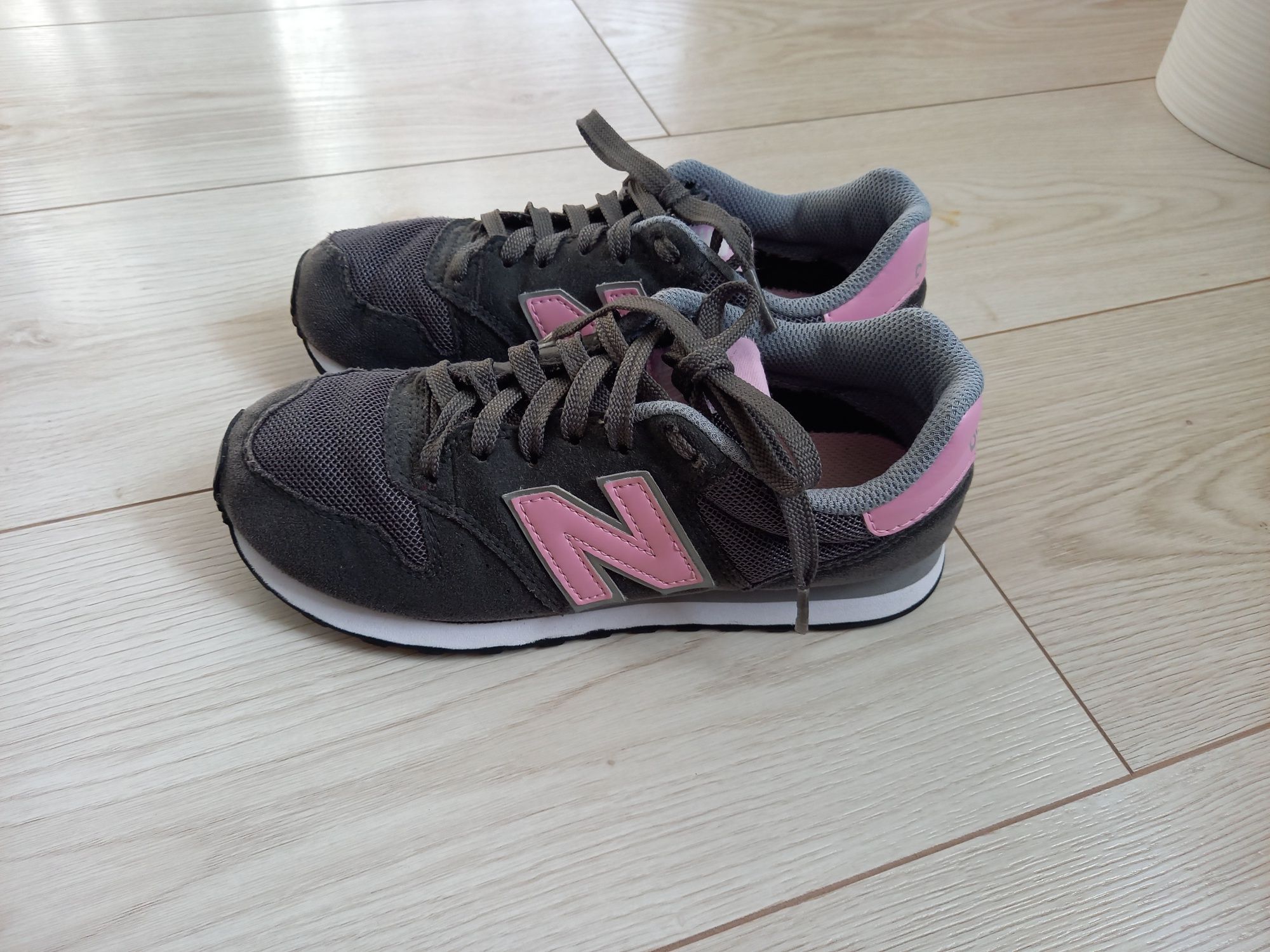 New Balance r.36