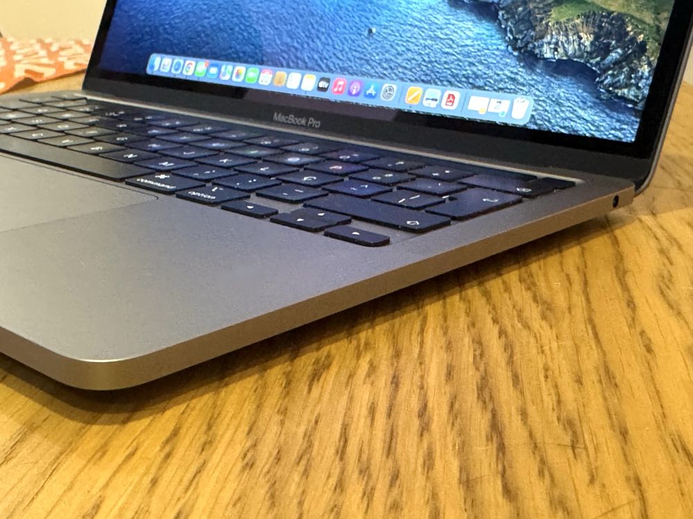 Macbook Pro 2020 i5 (último com intel)