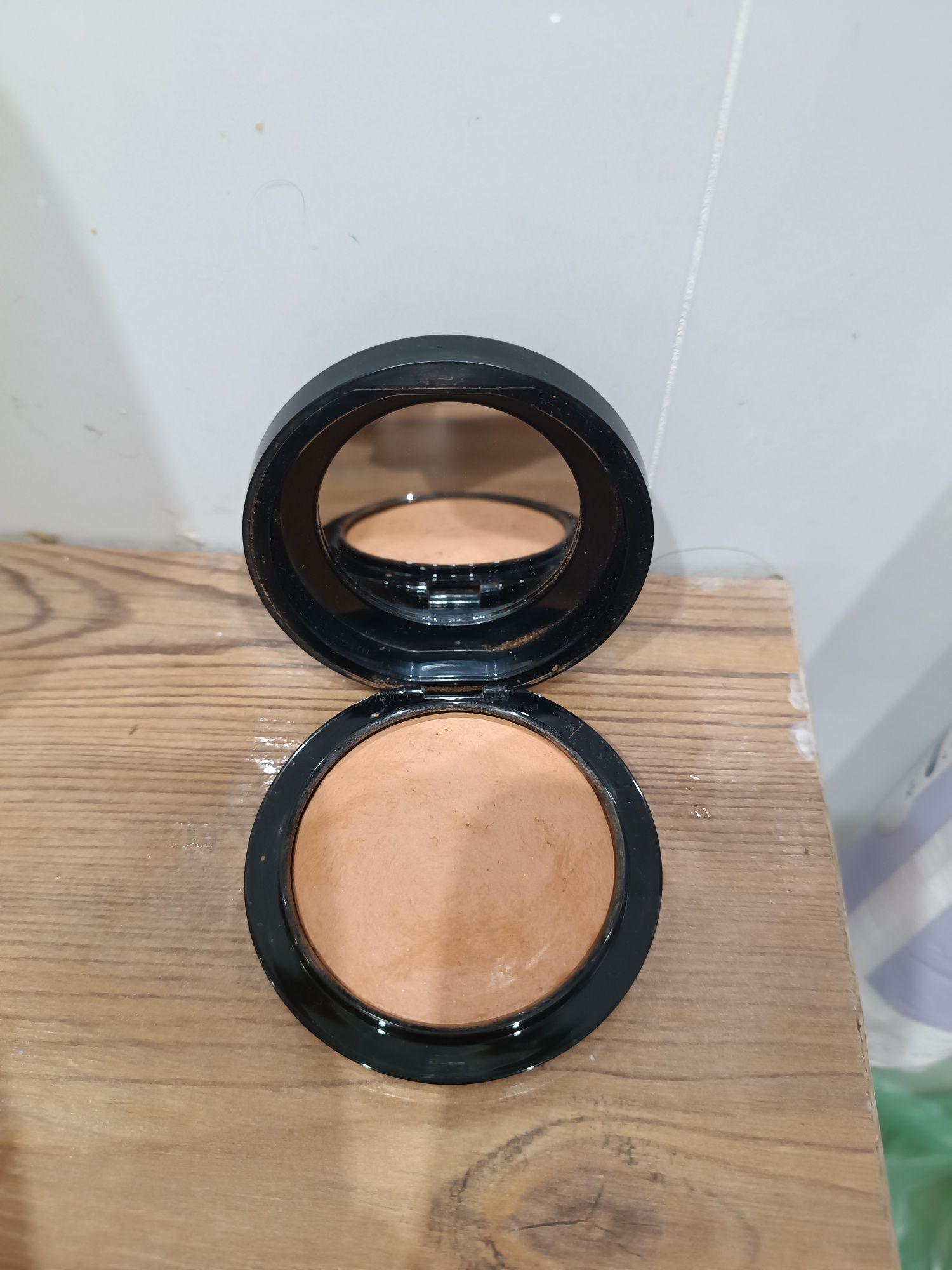 MAC bronzer give me sun