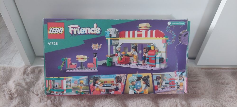 Lego friends burger shop
