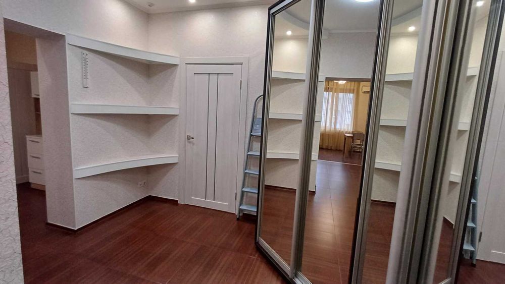 Двокімнатна квартира близько до центру міста та залізничного вокзалу.