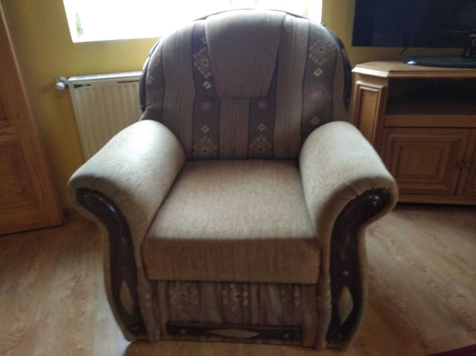 Oddam za darmo!! Kanapa,ława,2 fotele,stolik pod tv.