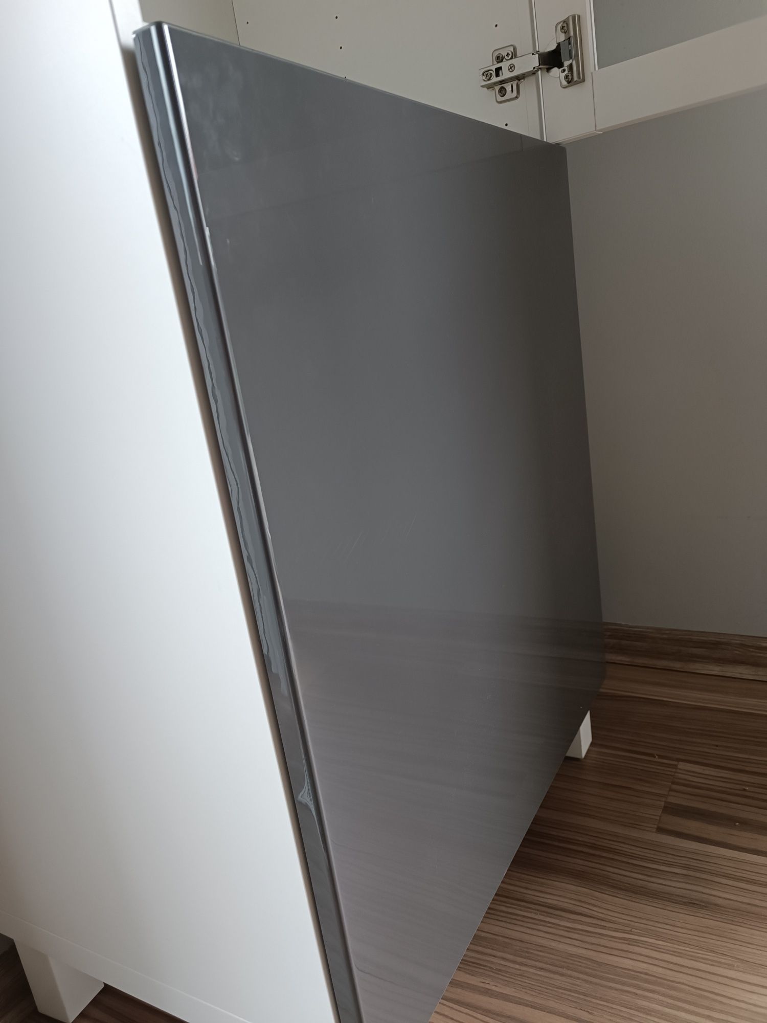 Regał Besta, IKEA szklane drzwi