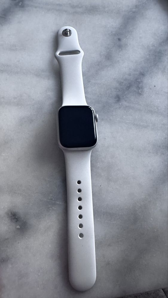 Apple Iwatch SE 40mm aluminium case