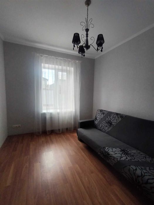 Продам 2 дома на 7 сотках земли на Таирова.