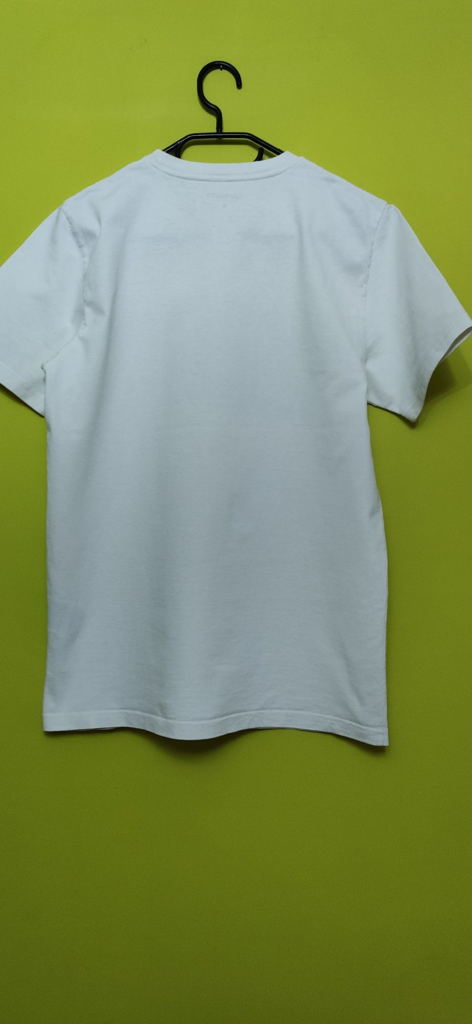 Koszulka  t-shirt casualowa brandu  carhartt  biała z logowaniem