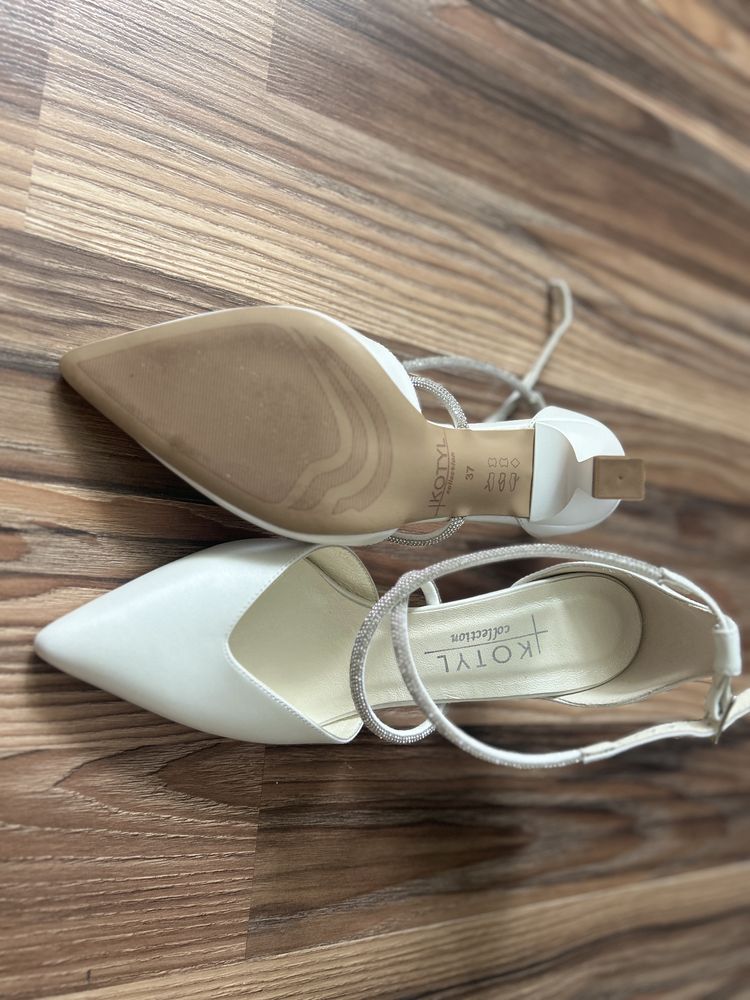 Buty slubne kotyl
