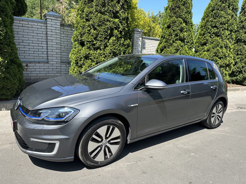 Volkswagen e-golf аренда оренда е-гольф електромобілів авто