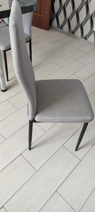 Продам б/у стільці 4 штуки