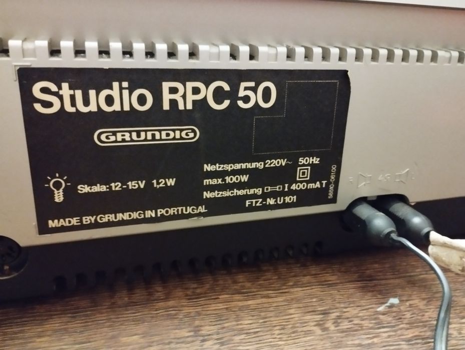 Gira-discos Grundig Studio RPC 50