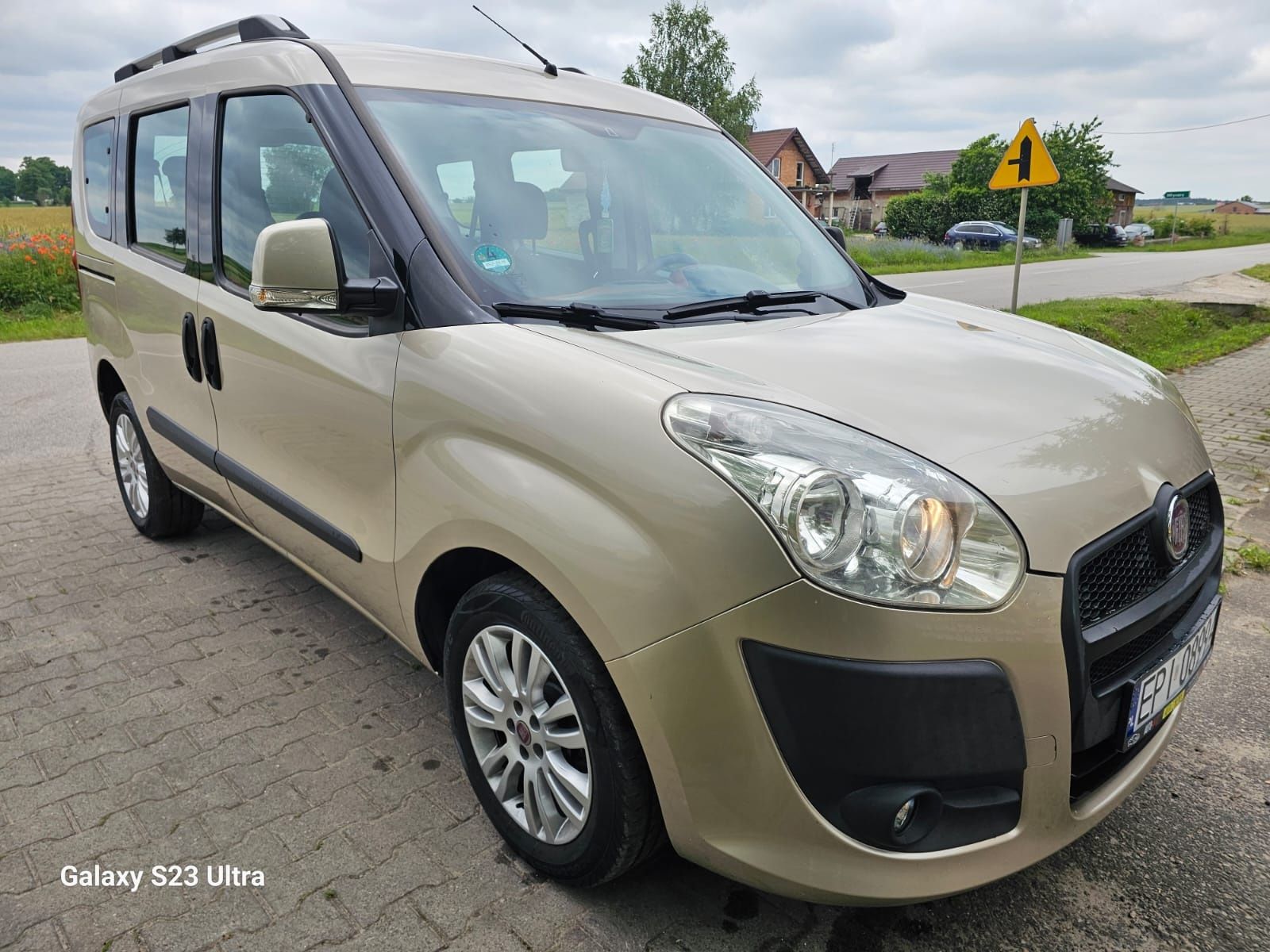 Doblo 1,6 2011r 7 osób 1 właściciel sprowadzony