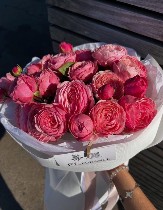 Замовлення букету троянд 51, 101, 201, 301 шт за оптовими цінами