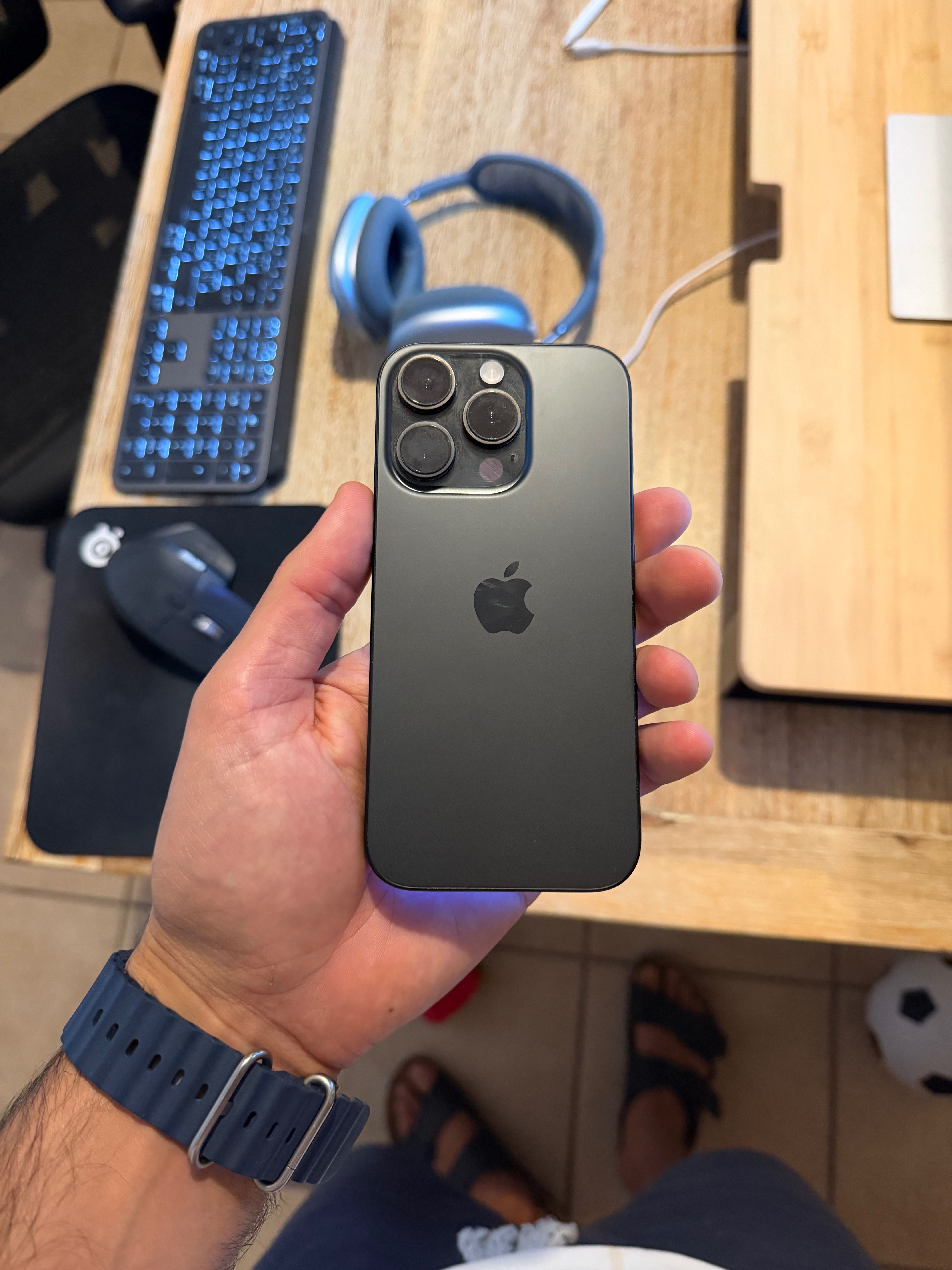 Iphone 16 pro novo (bateria a 100%, garantia, sem riscos) 128gb + capa