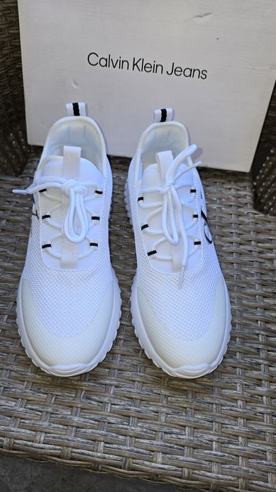 жіночі кросівки на кожен день від Calvin Klein