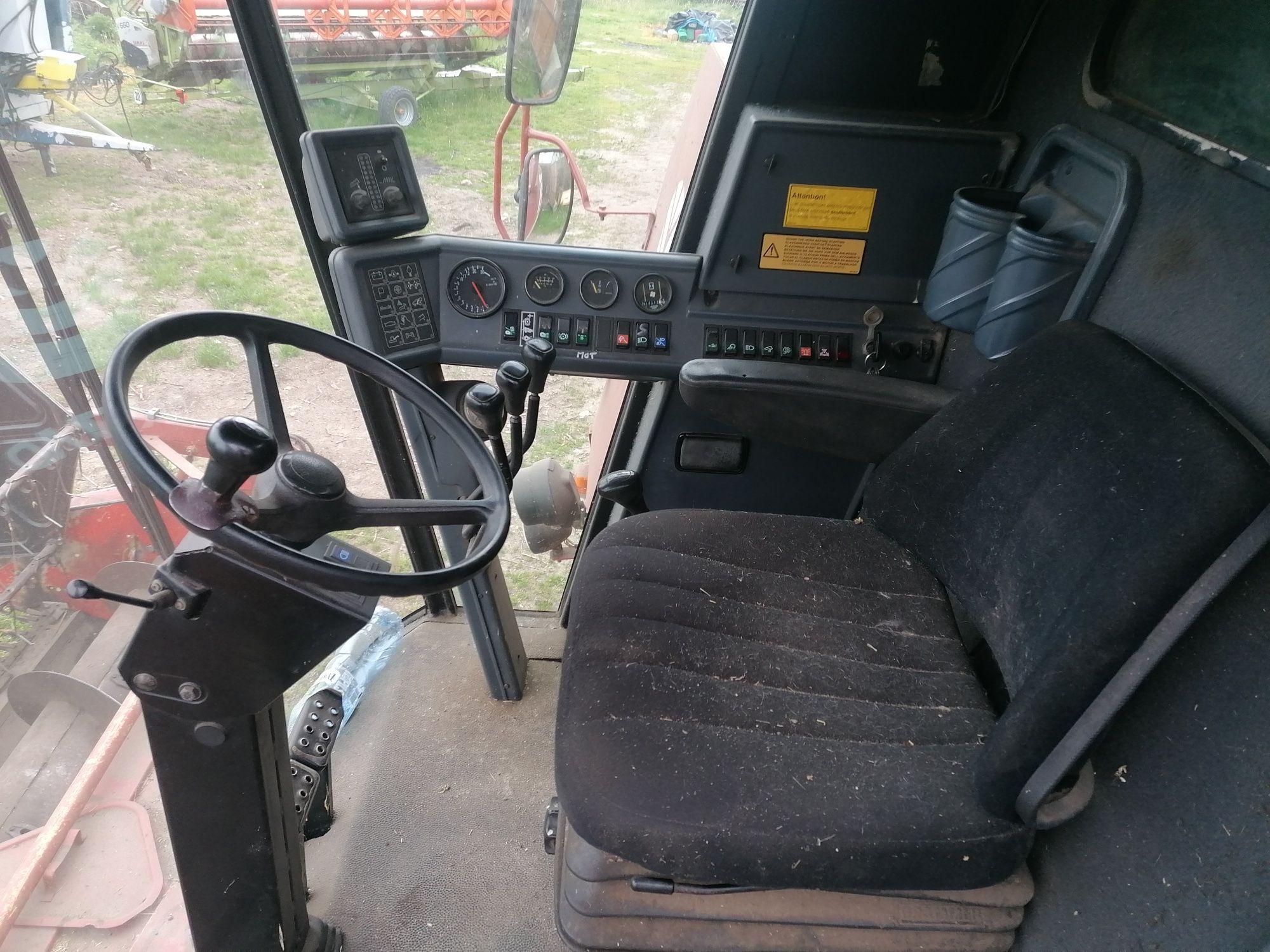 Kombajn zbożowy new holland tc 56  class john derre