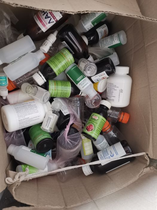 Баночки пластикові бутилочки