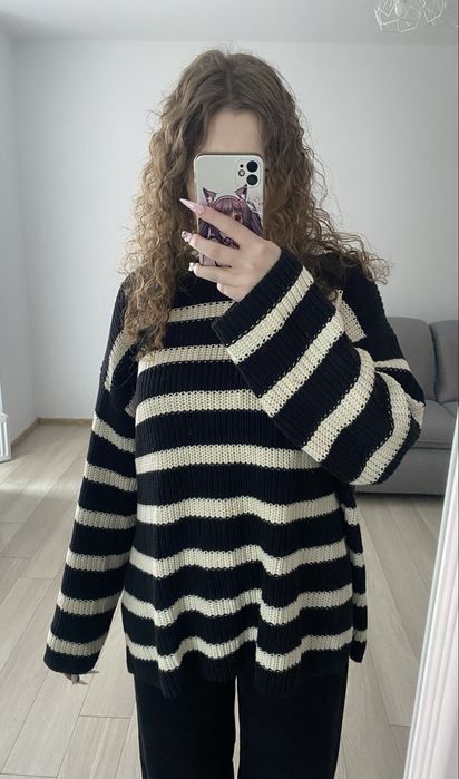 теплий светр в полоску , чорно-білий , HM, з розрізами по бокам