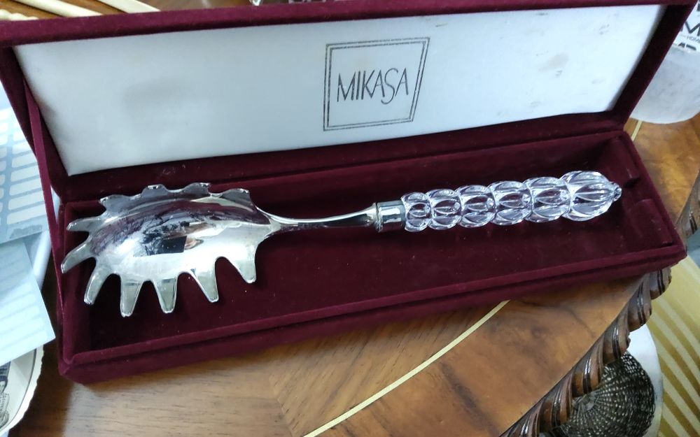 COLHER Mikasa Rousseau em cristal e casquinha