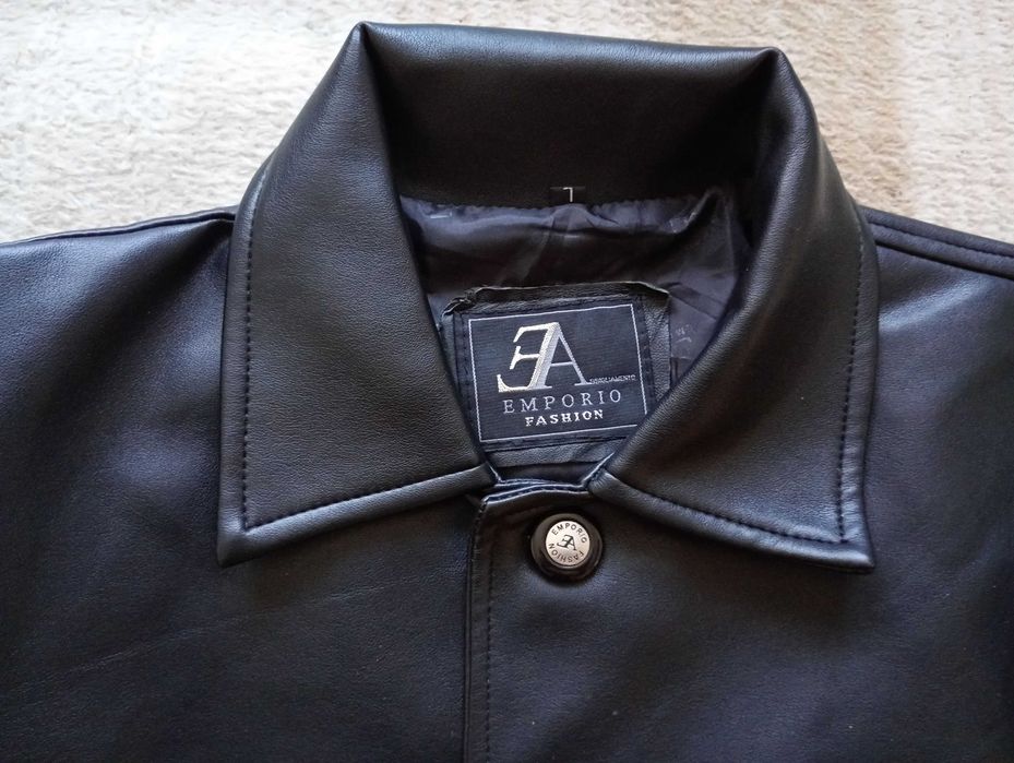 Продам мужскую куртку (кожзам)Lбольшемерит