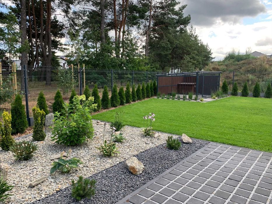 Projektowanie i zakładanie ogrodów. Ogrody kompaktowe. Trawniki.