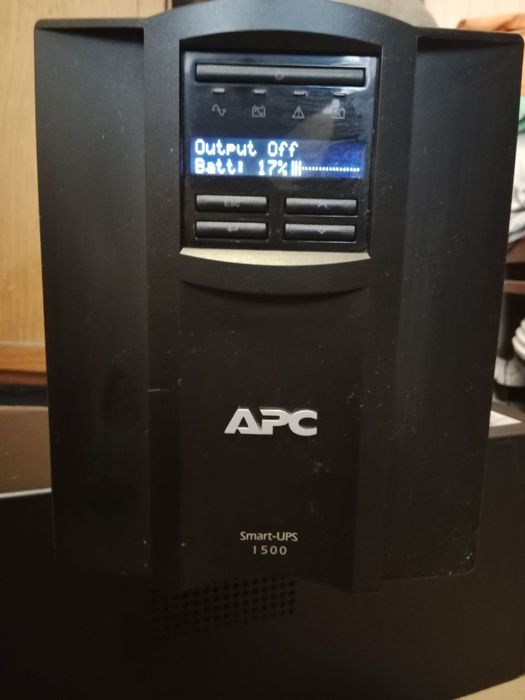 ДБЖ UPS APCДБЖ UPS APC
Пристрій безперебійного живлення APC Smart-UPS