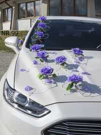 Dekoracja Ozdoby fioletowe na auto do ślubu.Fioletowe róże 099